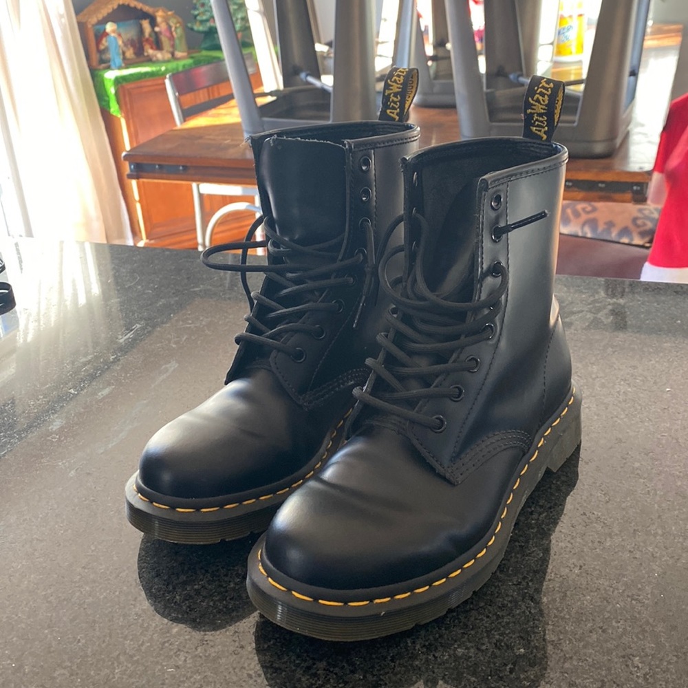 Like new Black Doc Martens